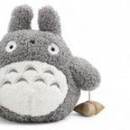 Totoro Kuscheltier mit Blatt 20–55 cm