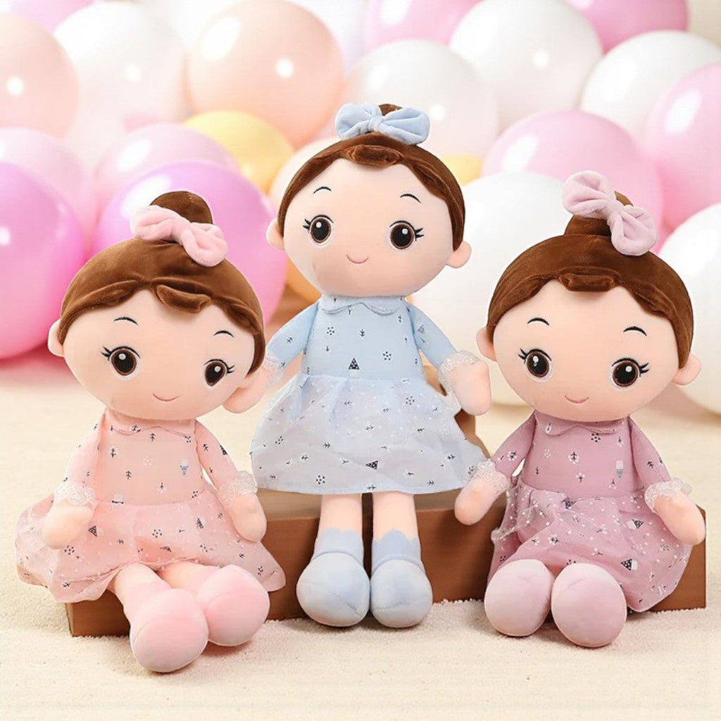 Stoffpuppe Mädchen mit Kleid