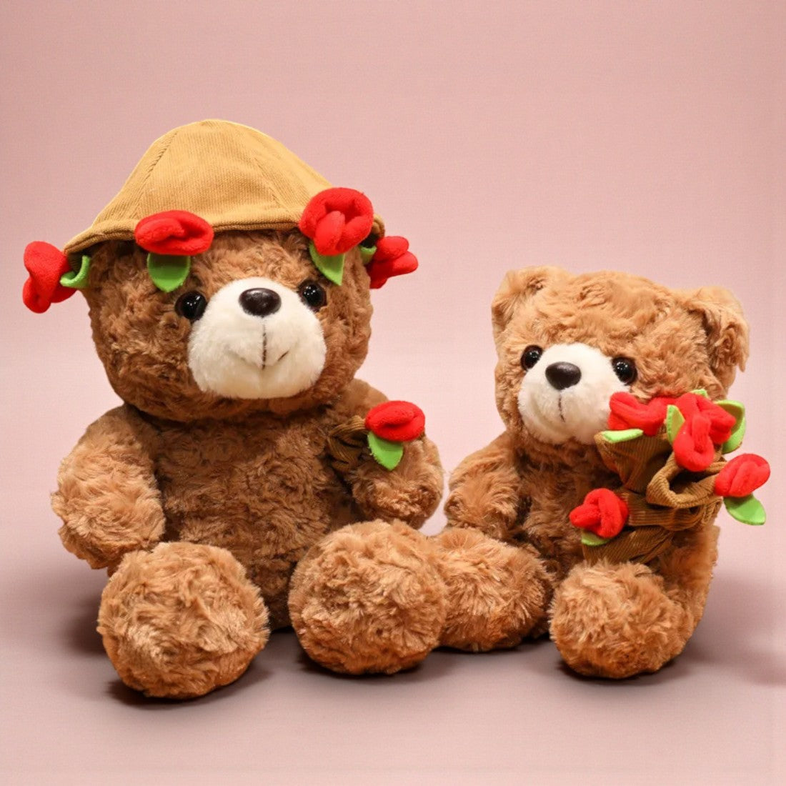 Romantischer Teddybär mit Blumenstrauß 15–25 cm