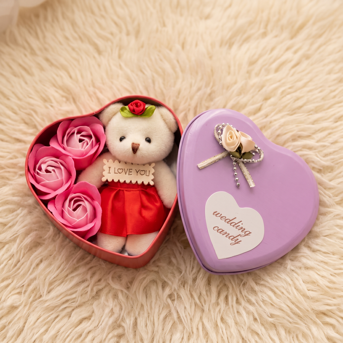 Teddybär Herz-Geschenkbox mit Stoffrosen 6 cm