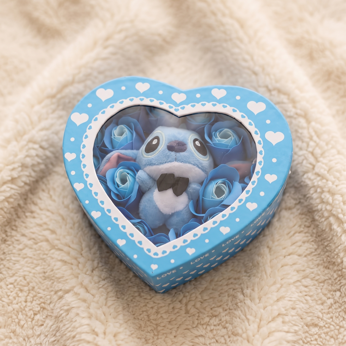 Stitch Herz-Geschenkbox mit blauen Rosen & Mini-Plüsch 6 cm
