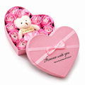 Geschenkbox mit Teddybär & Rosen 17 cm