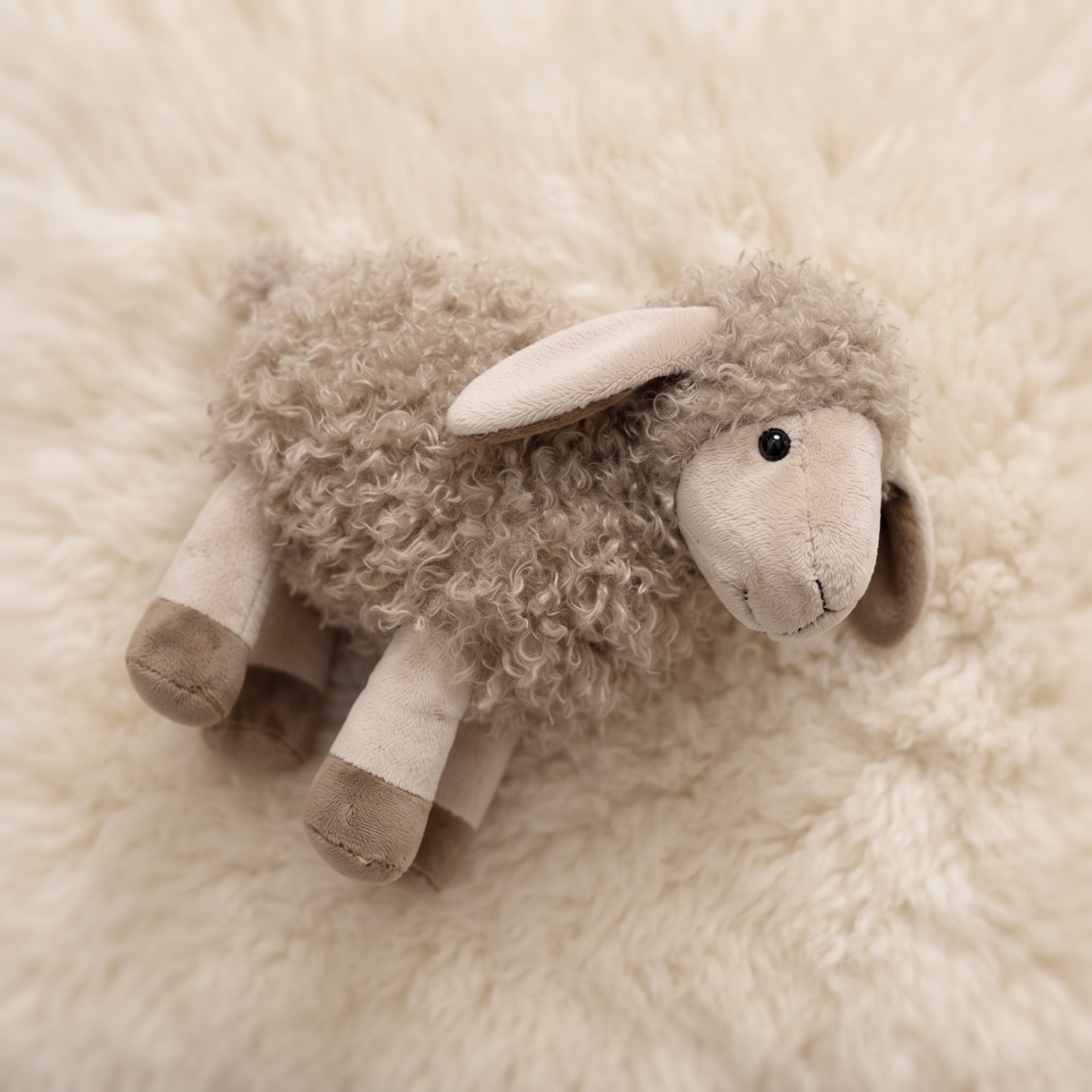 Graues Schaf Kuscheltier 22–33 cm