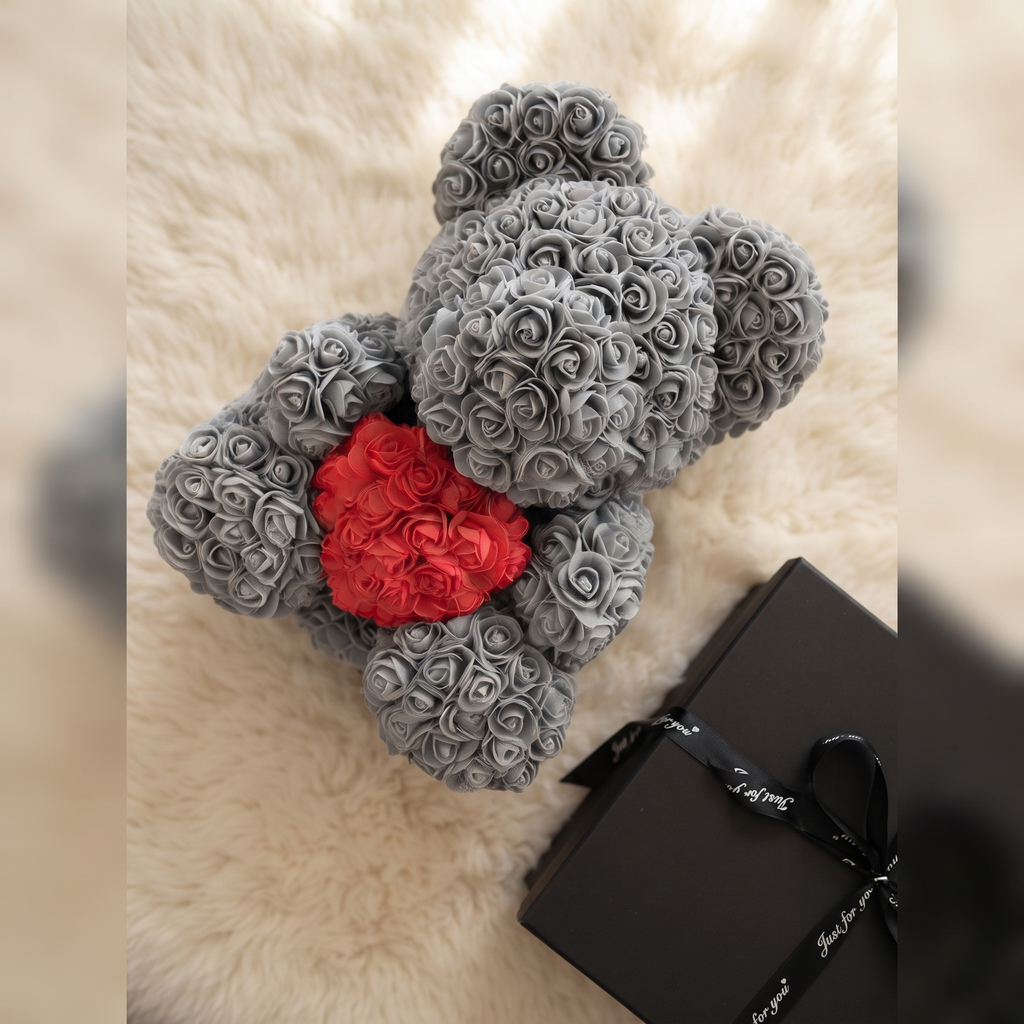 Rosenbär Grau mit rotem Herz im Geschenkbox 40 cm
