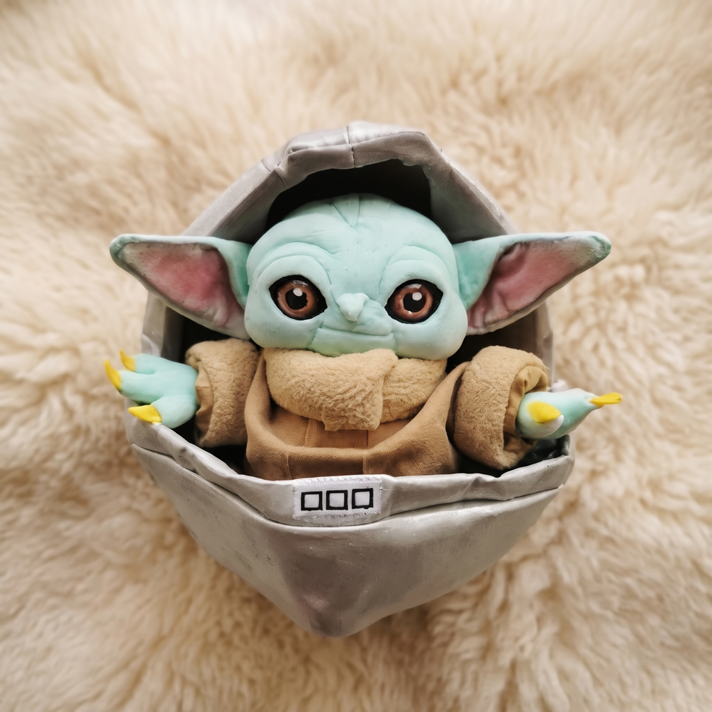 Grogu im Schwebe-Kinderwagen Kuscheltier 23 cm