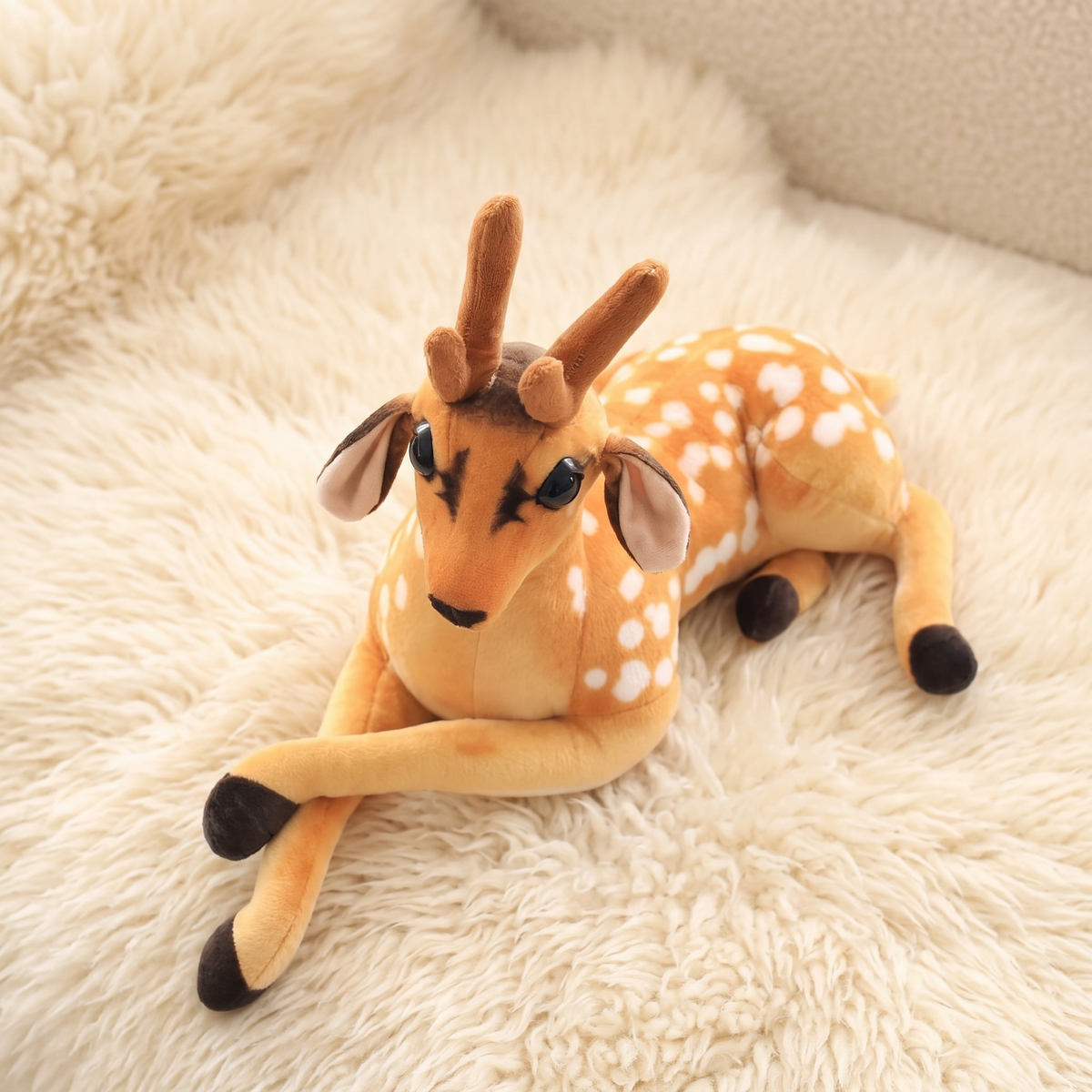 Realistisches geflecktes Hirsch Kuscheltier 30–90 cm