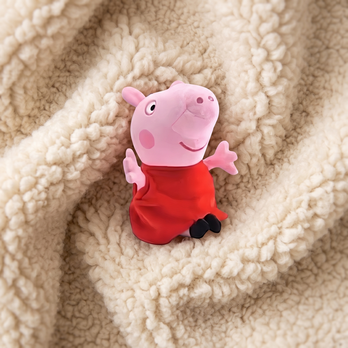 Peppa Pig Kuscheltier mit rotem Kleid 19 cm