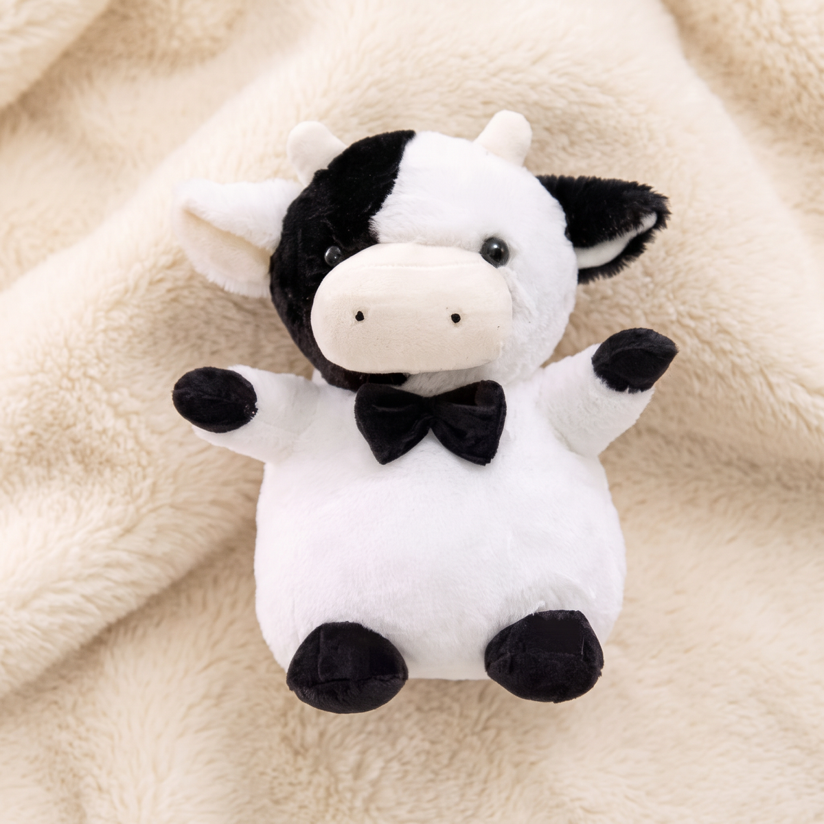 Kuh Kuscheltier mit Fliege 23 cm