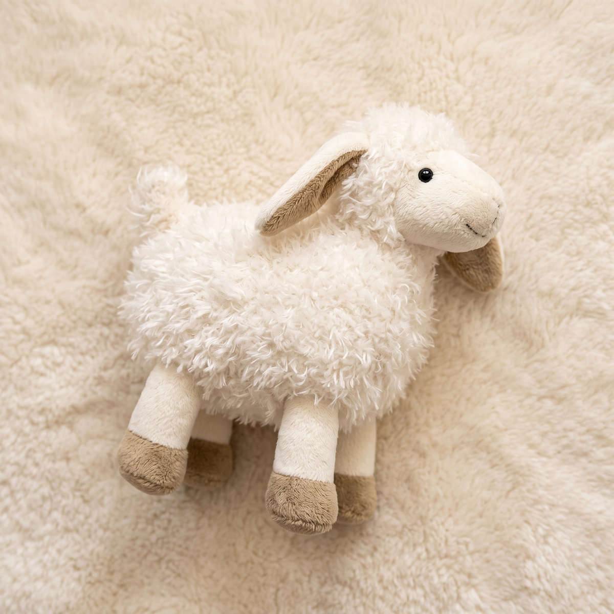 Weißes Schaf Kuscheltier mit langen Ohren 22–33 cm